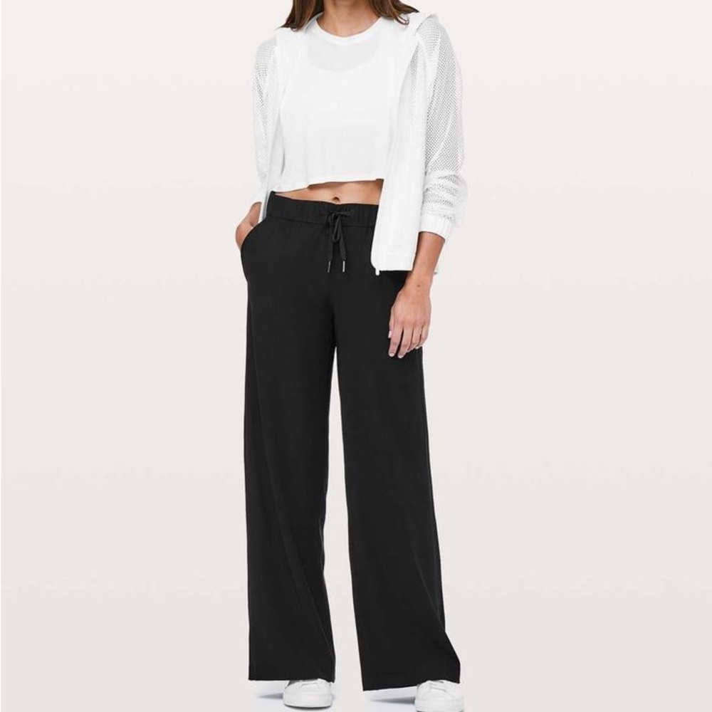 Lululemon On the Fly Wideleg pants